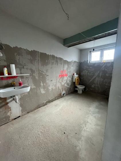 Casă individuală cu 5 camere cu Canalizare în Chinteni