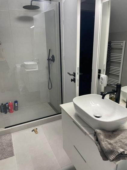 Casa finisata modern, terasa, curte, zona accesibila, Borhanci - 4