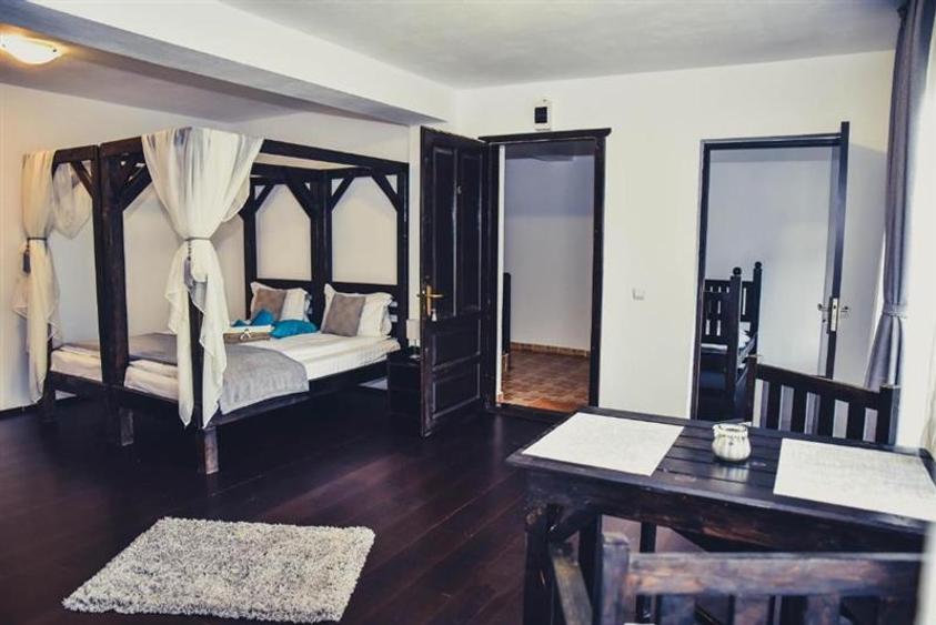 Aleasa Pensiune, pe 1.400 mp teren, in curcubeu montan, Bran - Poarta, Brasov - 2