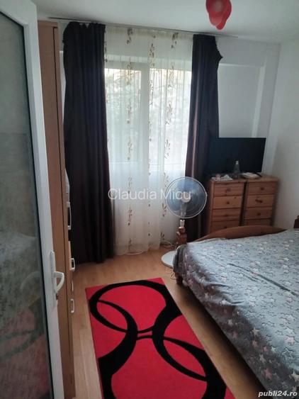 Camera de inchiriat in apartament cu 2 camere