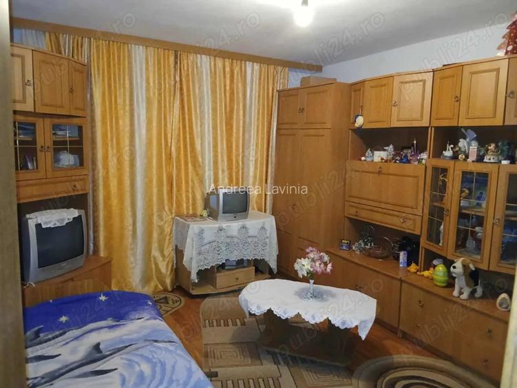 Garsoniera situata la etajul 4 Garsoniera situata la etajul 4