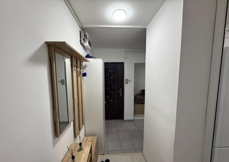 Apartament 2 camere, decomandat - zona Astra - 4