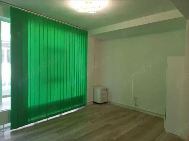 Spa?ii centrale in cladire de birouri - 6