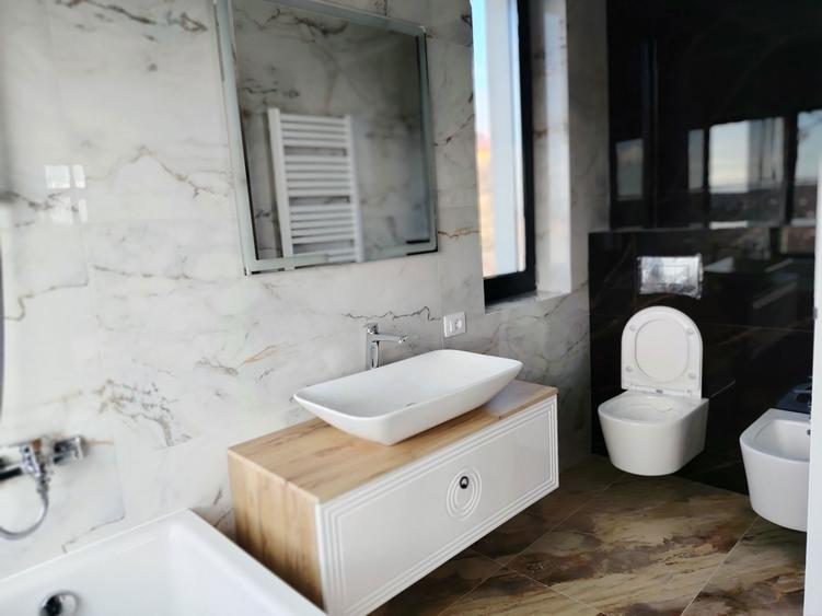 Casa moderna Barnova / constructie solida cadre / finisaje peste medie - 2