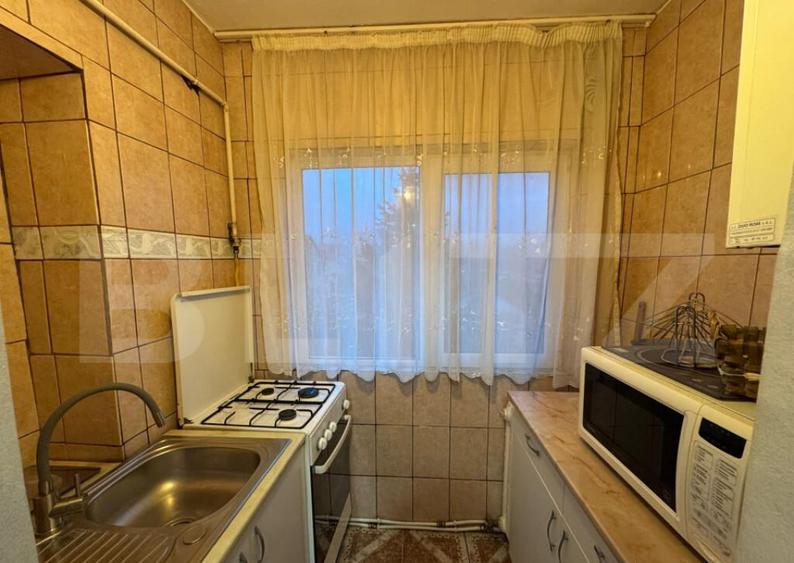 Apartament de vanzare 3 camere, etaj 4/5, zona Bradet - 5