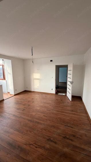 Vand Apartament 3 camere etaj 1 - 3
