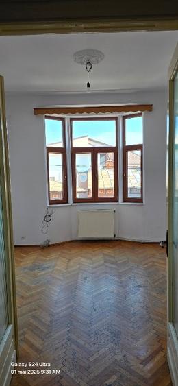 Vnd apartament în vilă zonă centrală - 2