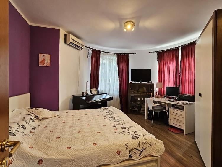 Vila in zona Bucurestii Noi - 275 mp | 6 camere | 4 bai | teren 450 mp - 12