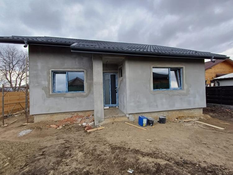 CASA INDIVIDUALA , 3 CAMERE, BECI,  PLACA DE BETON PESTE ETAJ , TOMESTI - 11