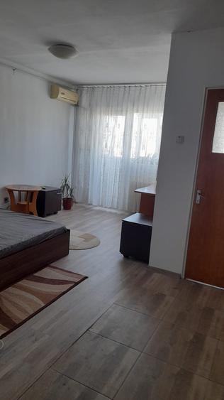 Vitan , garsoniera , 7 minute metrou Dristor, bloc mixt, libera - 1