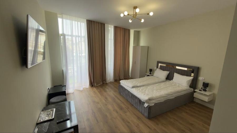 Elegance in Centrul Craiovei | Room with a View @ Km 0 - 5