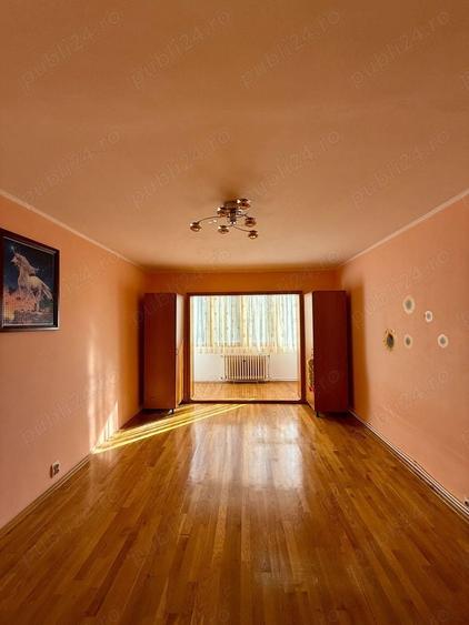 Vand apartament cu 2 camere decomandat + garaj - 8