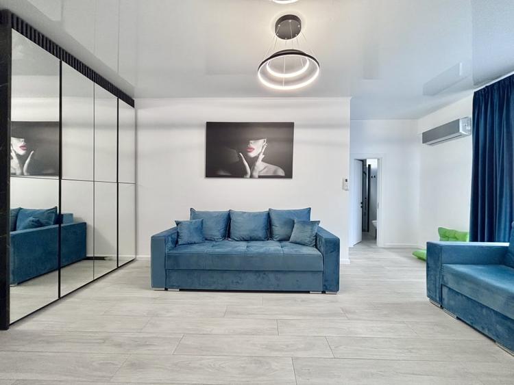 Vedere laterala la mare, prima linie, mobilat, parcare inclusa - 4