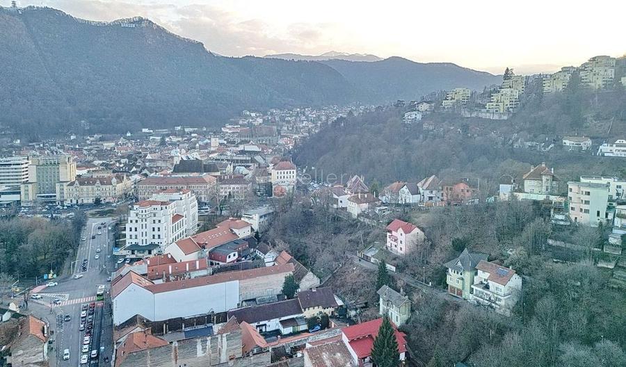 Teren intravilan, ultracentral. - 37