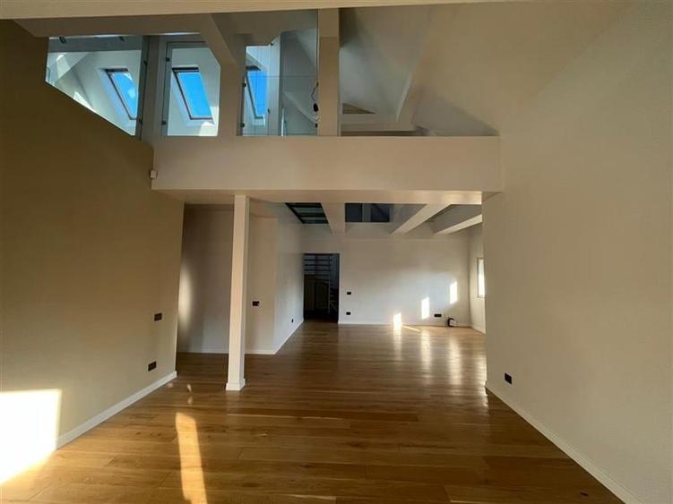 Penthouse in vila, de vanzare - Strada Tokio - 6