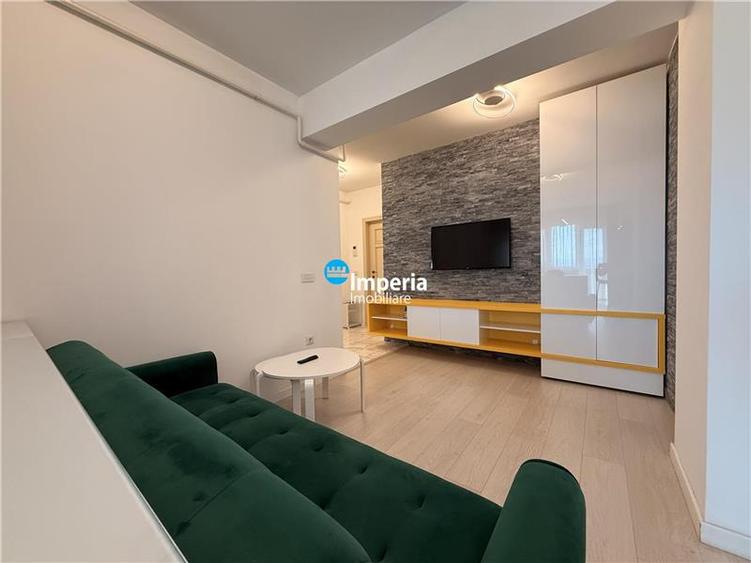 Apartament cu 2 camere decomandat în Podul de Fier