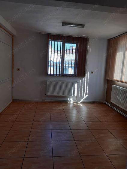 Spatiu comercial situat in Pia?a de jos, Slatina olt. - 1