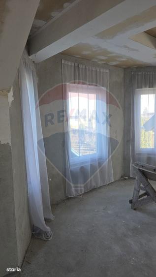 Casa / Vila de vanzare sau spatiu comercial in Hurjuieni - 1