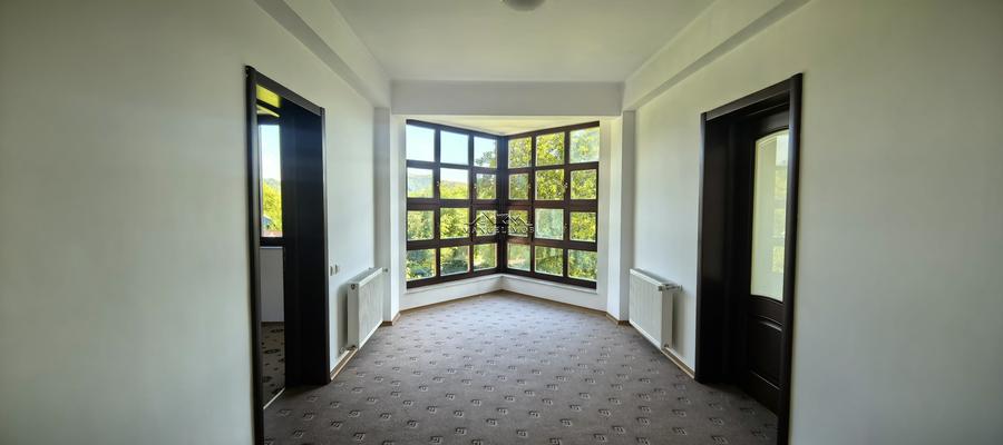 Proprietate Breaza Vila 1000mp , casa administrator , teren generos 3600mp - 36