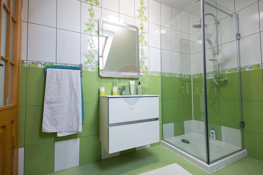 Casa spatioasa de vanzare - 44