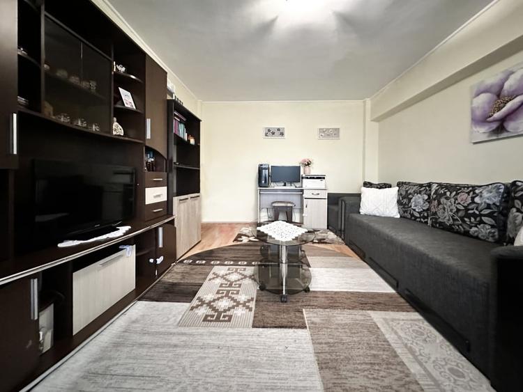 Apartament cu 2 camere decomandate de vanzare in zona Far, Constanta - 2