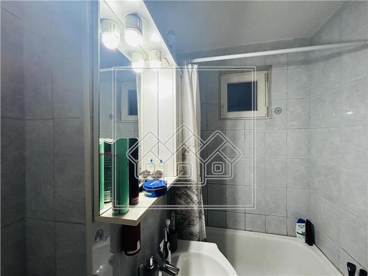 Apartament de vanzare in Sibiu - 3 camere, balcon si pivnita - - 7