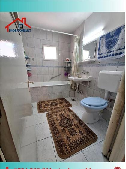 Trei camere! Etaj intermediar! Centrul Bacaului! CE1261 - 11