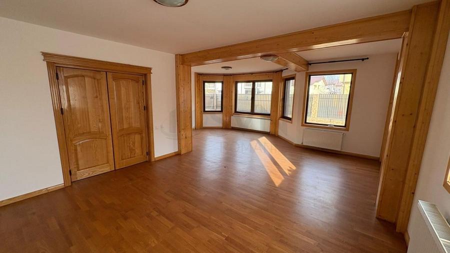 REV2005589 Casa 6 camere de vanzare Ghencea - 3