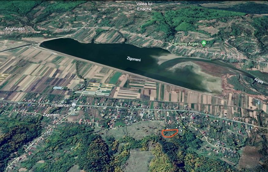 Teren deal, vedere lac Zigoneni, la padure si izlaz, utilitati, acces A1 - 3
