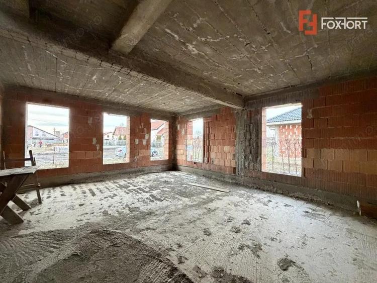 OPORTUNITATE - Casa individuala la rosu, teren de 851 mp in Peciu Nou - 3