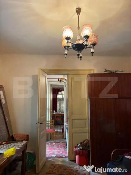 Casa de vanzare pentru renovare sau demolare zona pre - 12