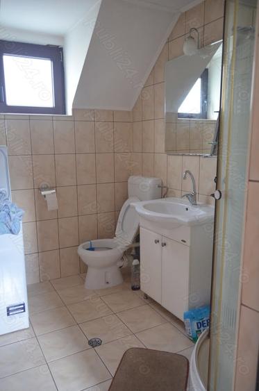 Vila de vacanta cu 7 camere situata in Busteni,semicentral. - 18