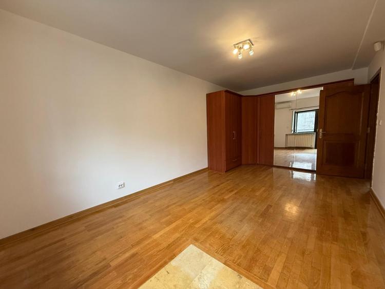 De inchiriat Vila 6 camere Baneasa Ion Ionescu de la Brad Plan Secund - 17