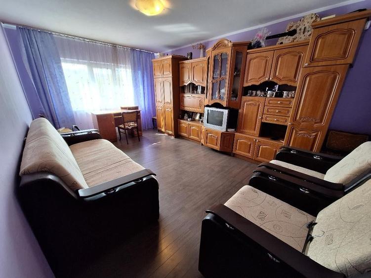 3 Decomandate Piata Centrala Etaj 3 mobilat 69mp 85000E - 1