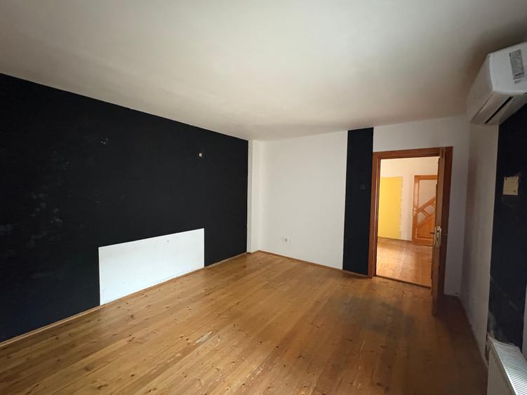 Casa de vânzare - Constanta - 6 CAMERE-147 mp. totali ( fără curtea interioară) - 23