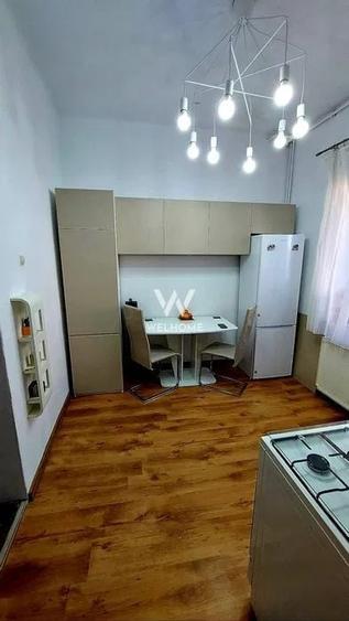 Garsoniera decomandata Bd. Victoriei, laga Parcul Sub Arini - 2