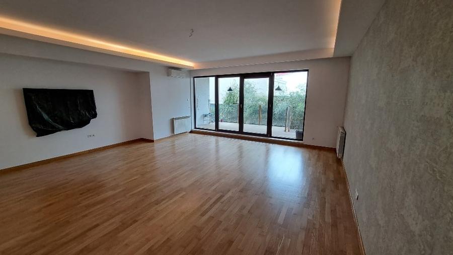 Kiseleff (adiacent), 4 camere de inchiriat,  156 mp, p/5, terasa, curte 150 mp, - 4