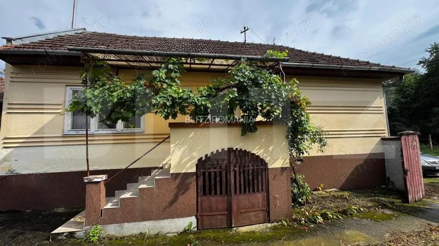 Casa cu 3 camere, 1810 mp teren, Benic - comuna Galda