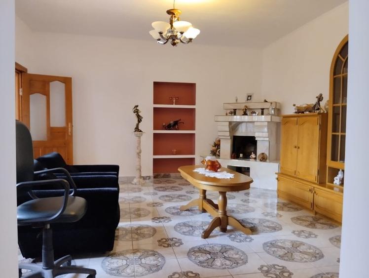 Casa cu etaj str.Calea Nationala zona Bazar - 1