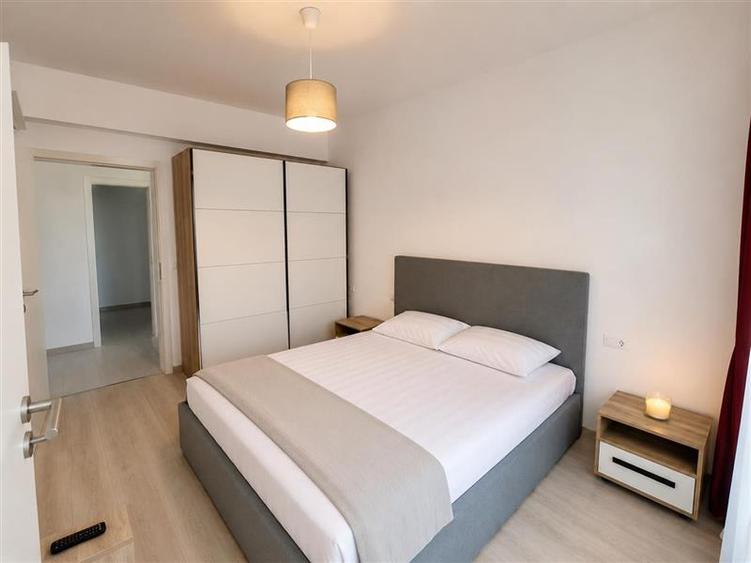 Apartament cu 3 camere, decomandat, regim vila, terasa, 2bai, Tractorul, Brasov - 3
