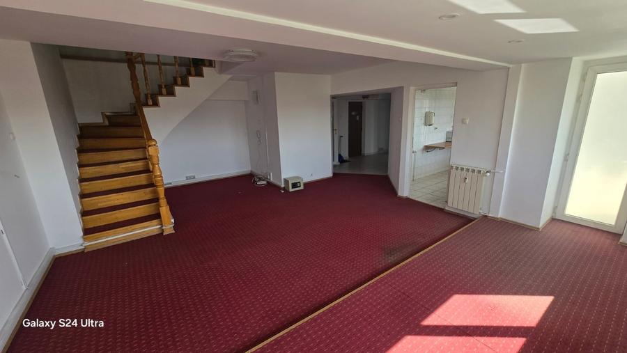 Apartament cu 5 camere în P-ța Unirii
