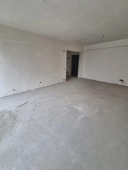 Vand apartament compus din 2 camere, hol, baie ,bucatarie si balcon, semifinisat Str. Liviu Rebreanu - 8