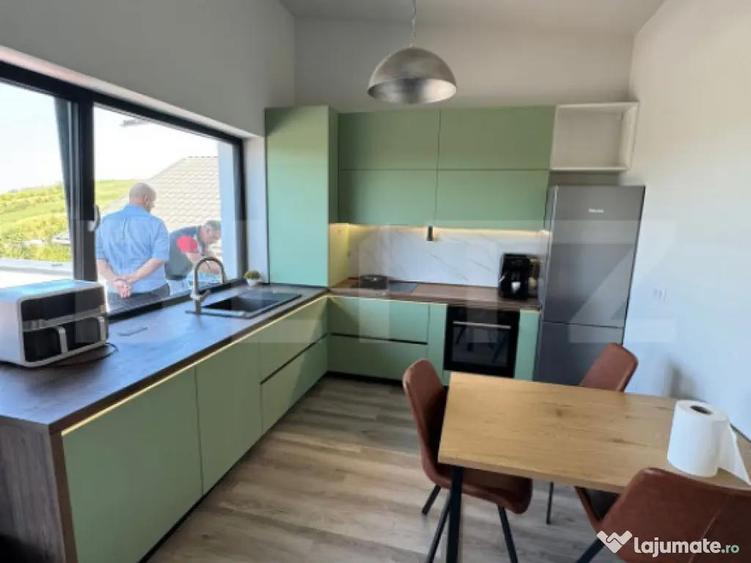 Apartament cu 3 camere, prima inchiriere, 80 mp, parcare, te - 7