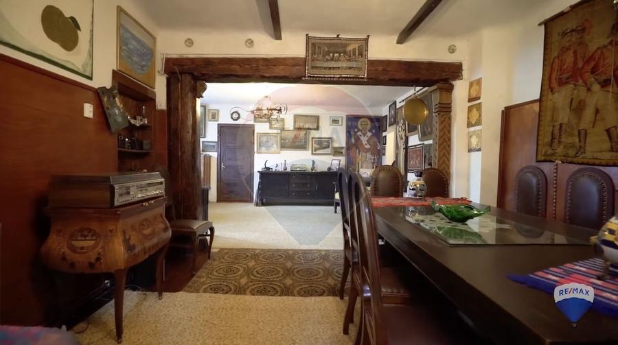 Casă cu poveste în Zamora, Bușteni - 1