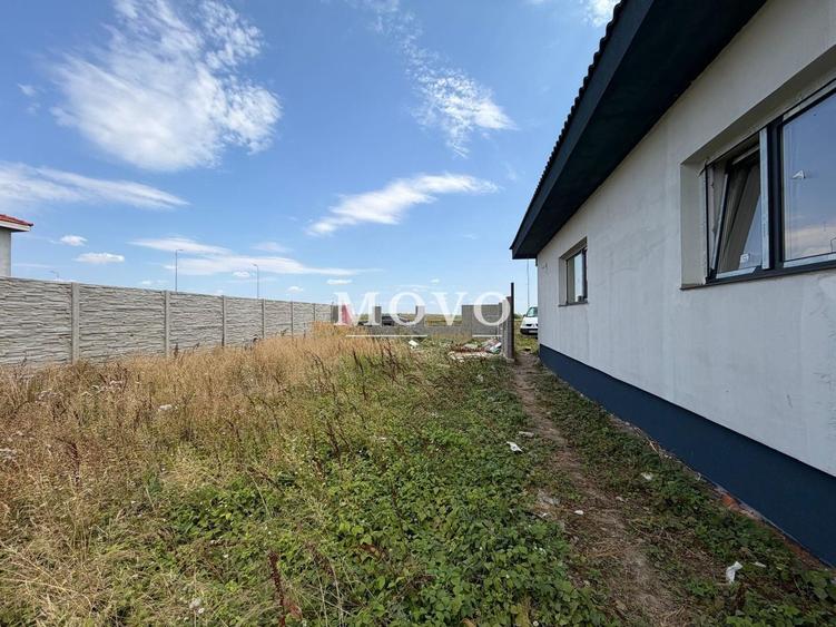 Casă individuală cu 3 camere cu Canalizare în Sânandrei
