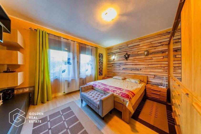 Vila spatioasa cu cinci dormitoare ?i teren generos de 1440 m in Aradul Nou - 12