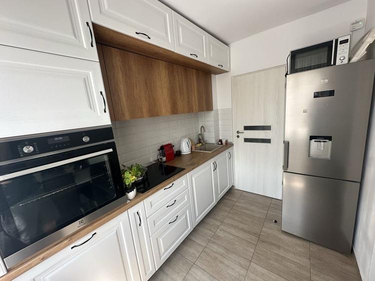 Schimb apartament 3 camere Sector 1 Bd. Dinicu Golescu, 1 minut de Metrou Basarab cu teren minim 350 mp. - 5