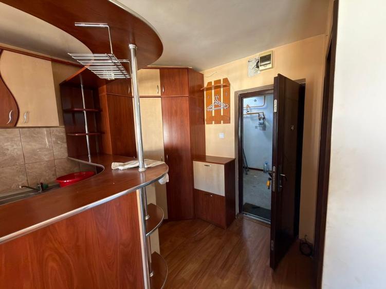Garsoniera zona Brosteni (langa Colegiul Economic) Centrala, AC, pozitie excelenta - 5