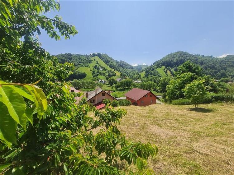 View superb:intravilan,constructie rezidenta/hotel,2.327 mp,Moieciu de Jos, Bran - 2