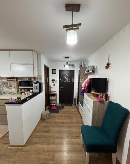 Vand apartament cu 3 camere decomandat